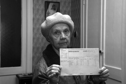 За содержание и ремонт жилья Руфина Дмитриевна Дмитриева ежемесячно платит более тысячи рублей