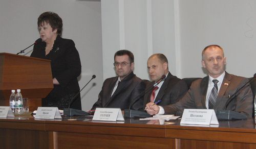 На вопросы собравшихся отвечает Т.Шестакова