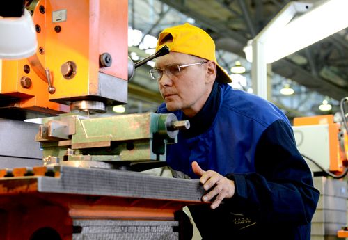 Серебряный призер конкурса фрезеровщиков В.Веретенников