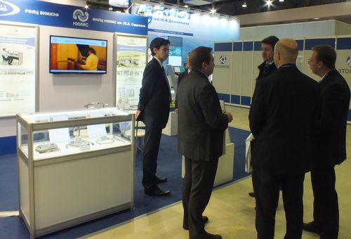 Д.Байдаров посетил экспозицию ВНИИЭФ
