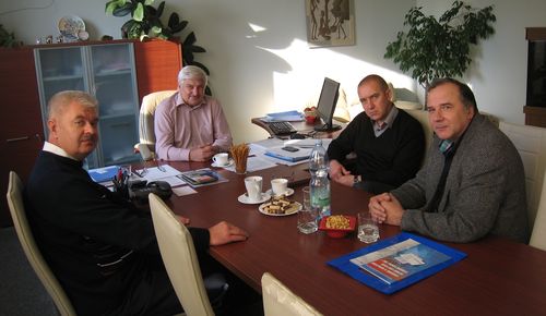 Виктор Воронцов (справа) с главой чешской компании Яном Тополем (в центре)