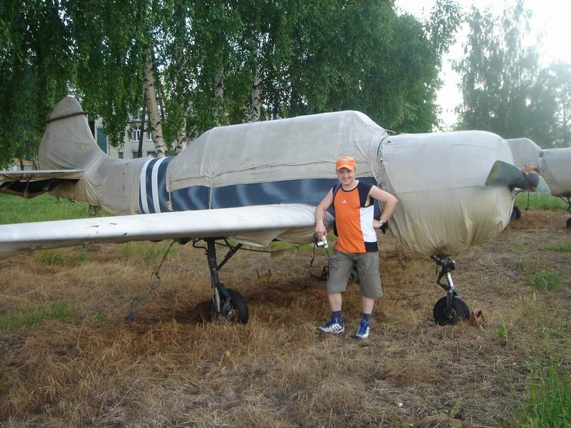 Зачехлённый Як-52