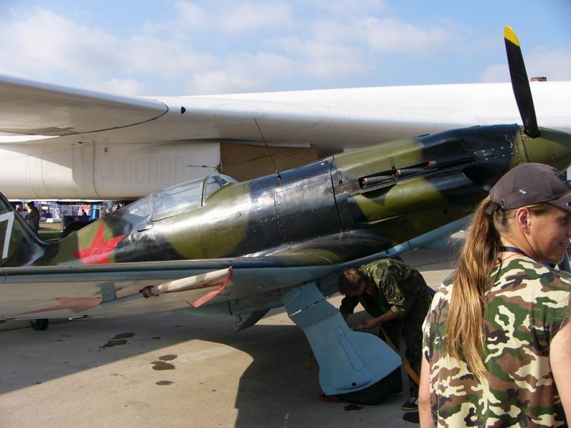 MAKS-13