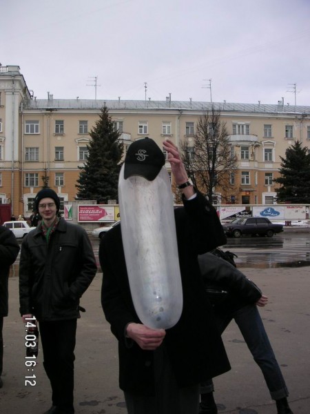 На площади